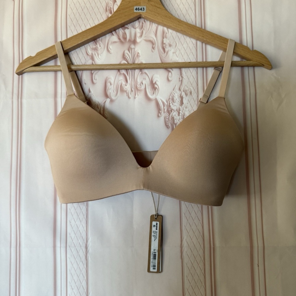Skims Wireless Form Lightly Lined Bra In Mica Size 32C NWT Plz Read